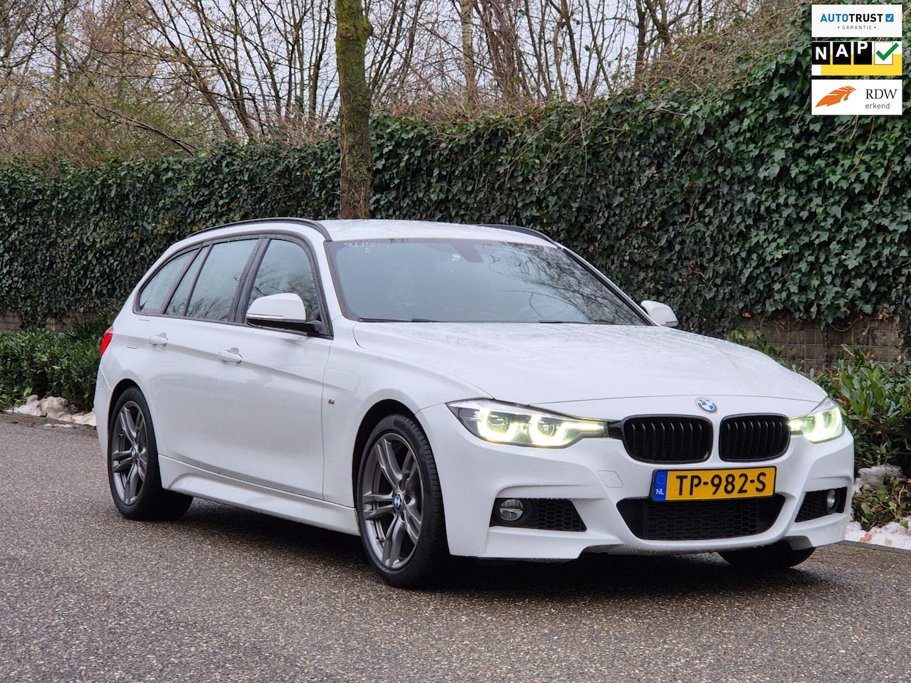BMW 3-serie Touring - M Sport 330i Uitlaat 6WB Apple CarPlay NBT EVO Sport uitlaat Breedset M velgen M Sport Edi - AutoWereld.nl
