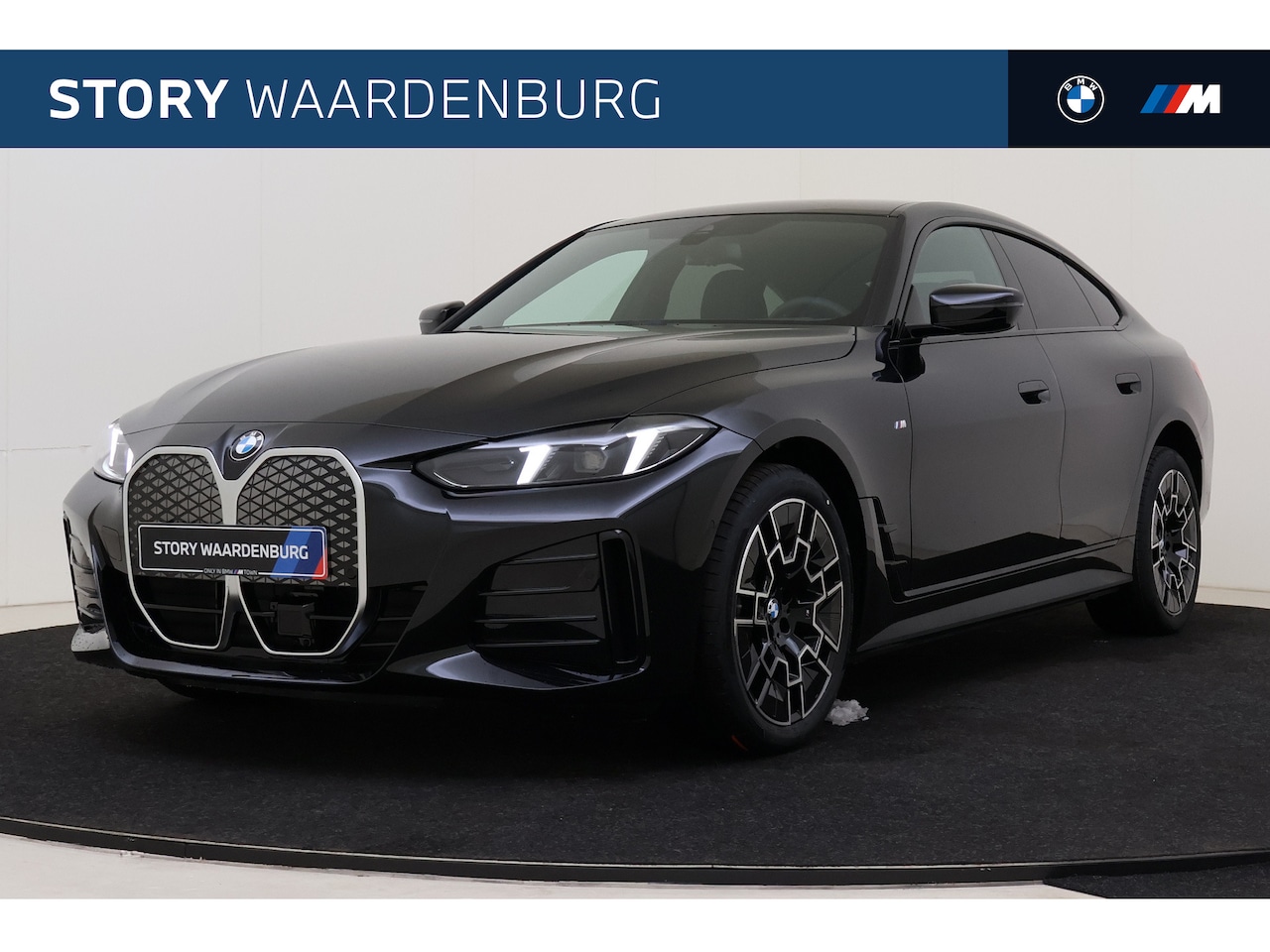 BMW i4 - eDrive35 M Sport / Trekhaak / Achteruitrijcamera / Comfort Access / Stuurverwarming / Stoe - AutoWereld.nl