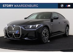 BMW i4 - eDrive35 M Sport / Trekhaak / Achteruitrijcamera / Comfort Access / Stuurverwarming / Stoe
