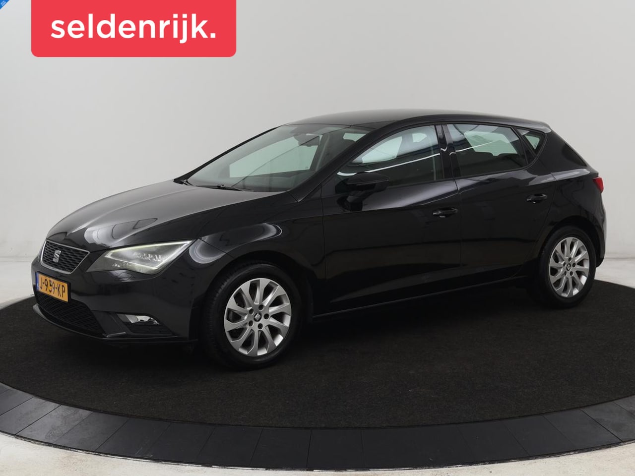 SEAT Leon - 1.2 TSI Style | Stoelverwarming | Full LED | Climate control | Cruise control | Bluetooth - AutoWereld.nl