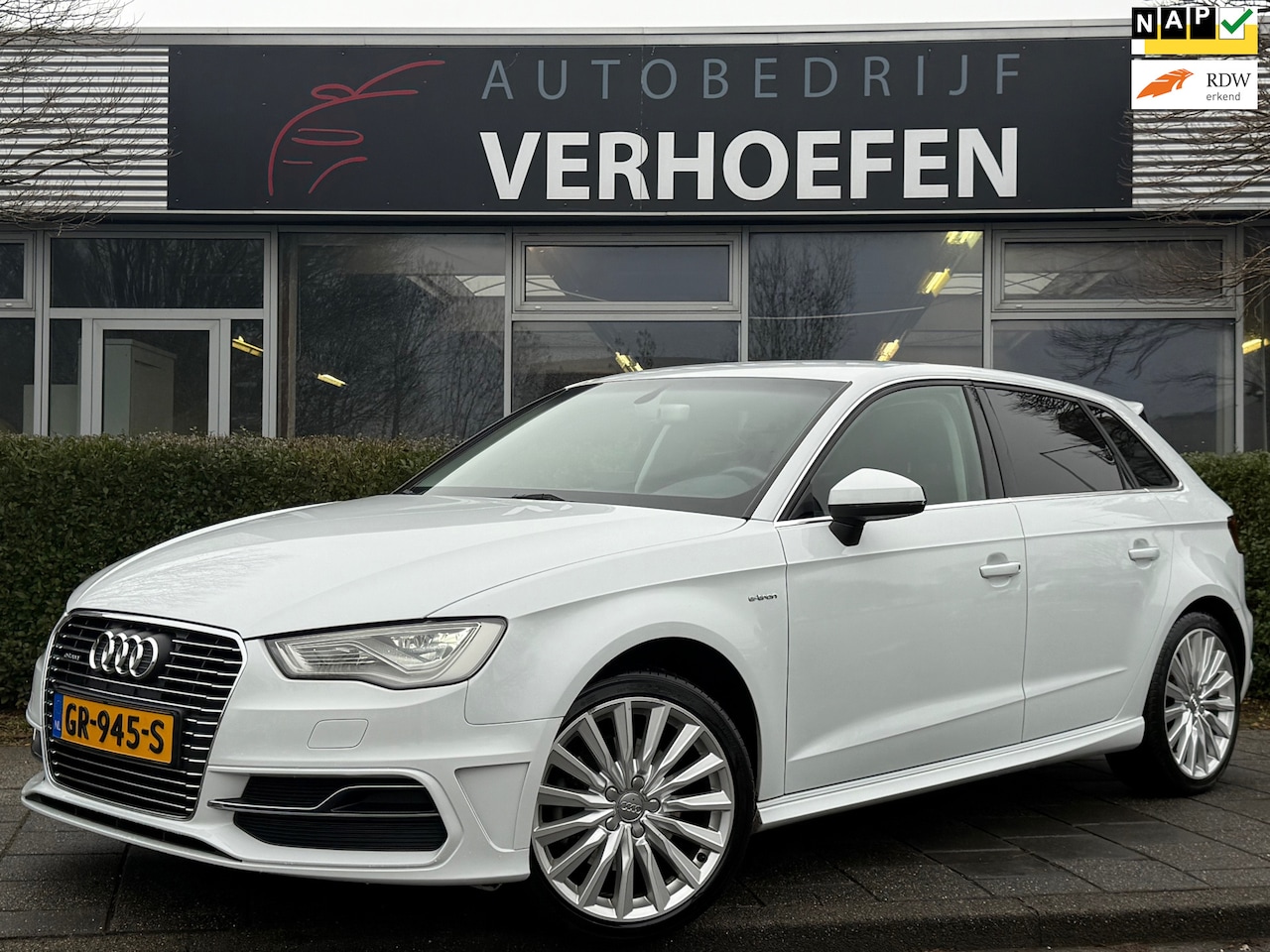Audi A3 Sportback - 1.4 e-tron PHEV - S-LINE - AUTOMAAT - ZWART LEDER - STOEL VERW - ONDERHOUDS HISTORIE AANWE - AutoWereld.nl