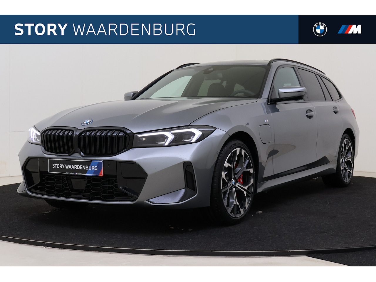 BMW 3-serie Touring - 330e M Sport Automaat / Trekhaak / Achteruitrijcamera / Sportstoelen / Comfort Access / Ad - AutoWereld.nl