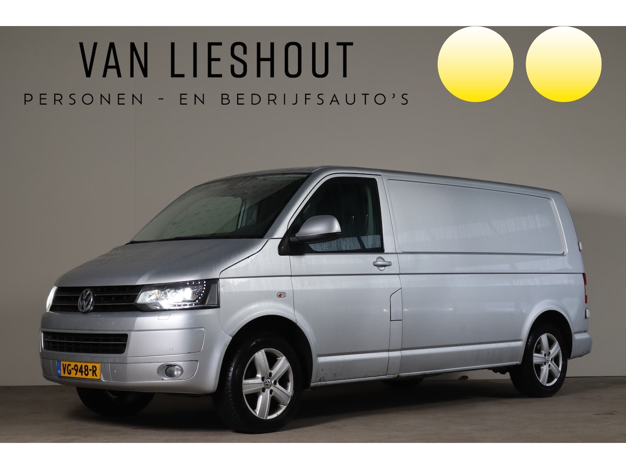 Volkswagen Transporter - 2.0 TDI L2H1 Comfortline Airco I Camera - AutoWereld.nl