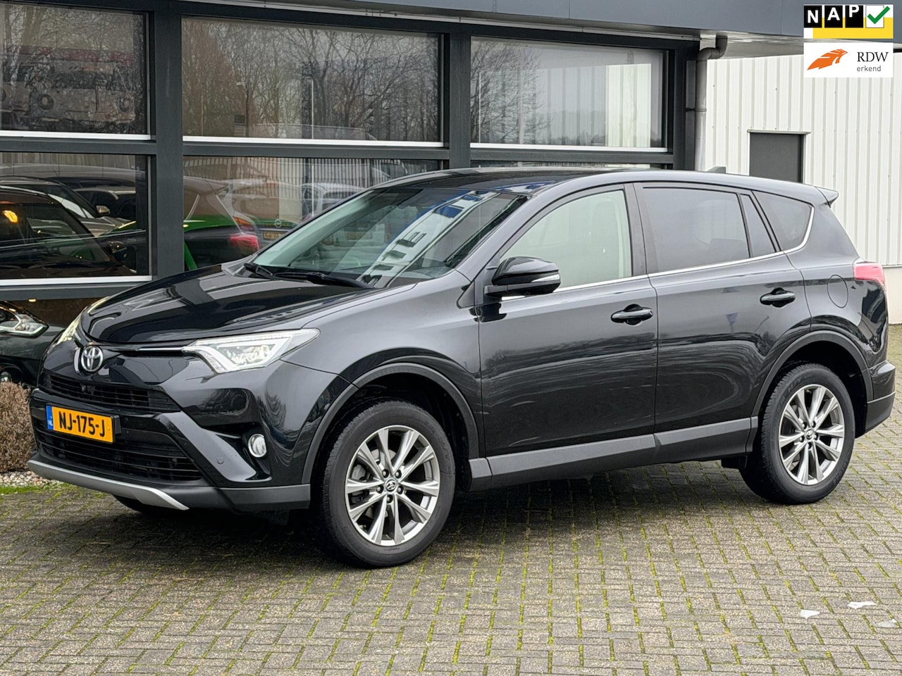 Toyota RAV4 - 2.0 VVT-i AWD Executive Business Automaat NAP APK !! - AutoWereld.nl