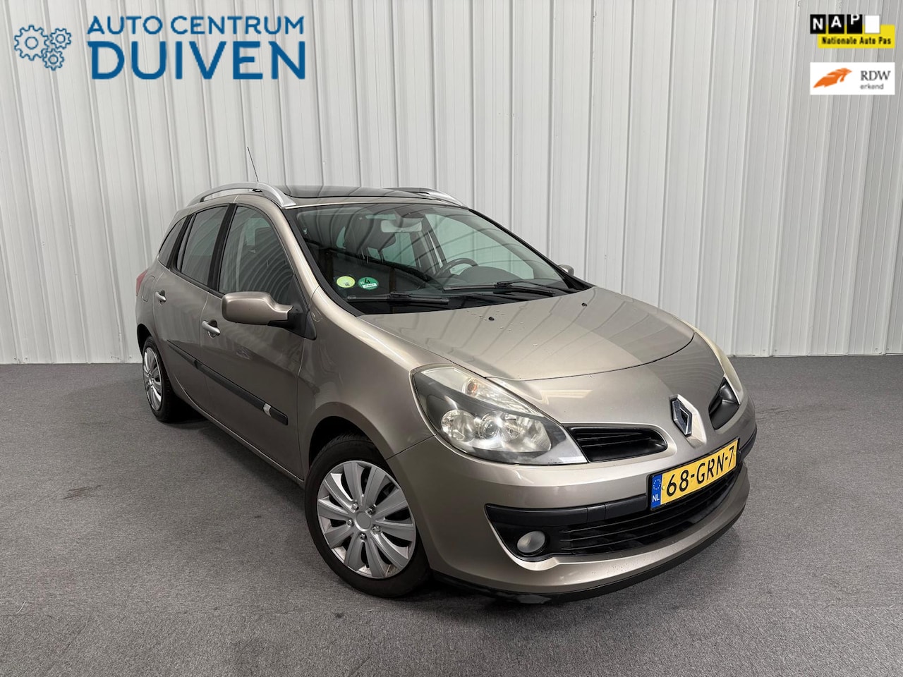 Renault Clio Estate - 1.2 TCE Dynamique | Pano | Nw APK | Trekhaak | Airco - AutoWereld.nl
