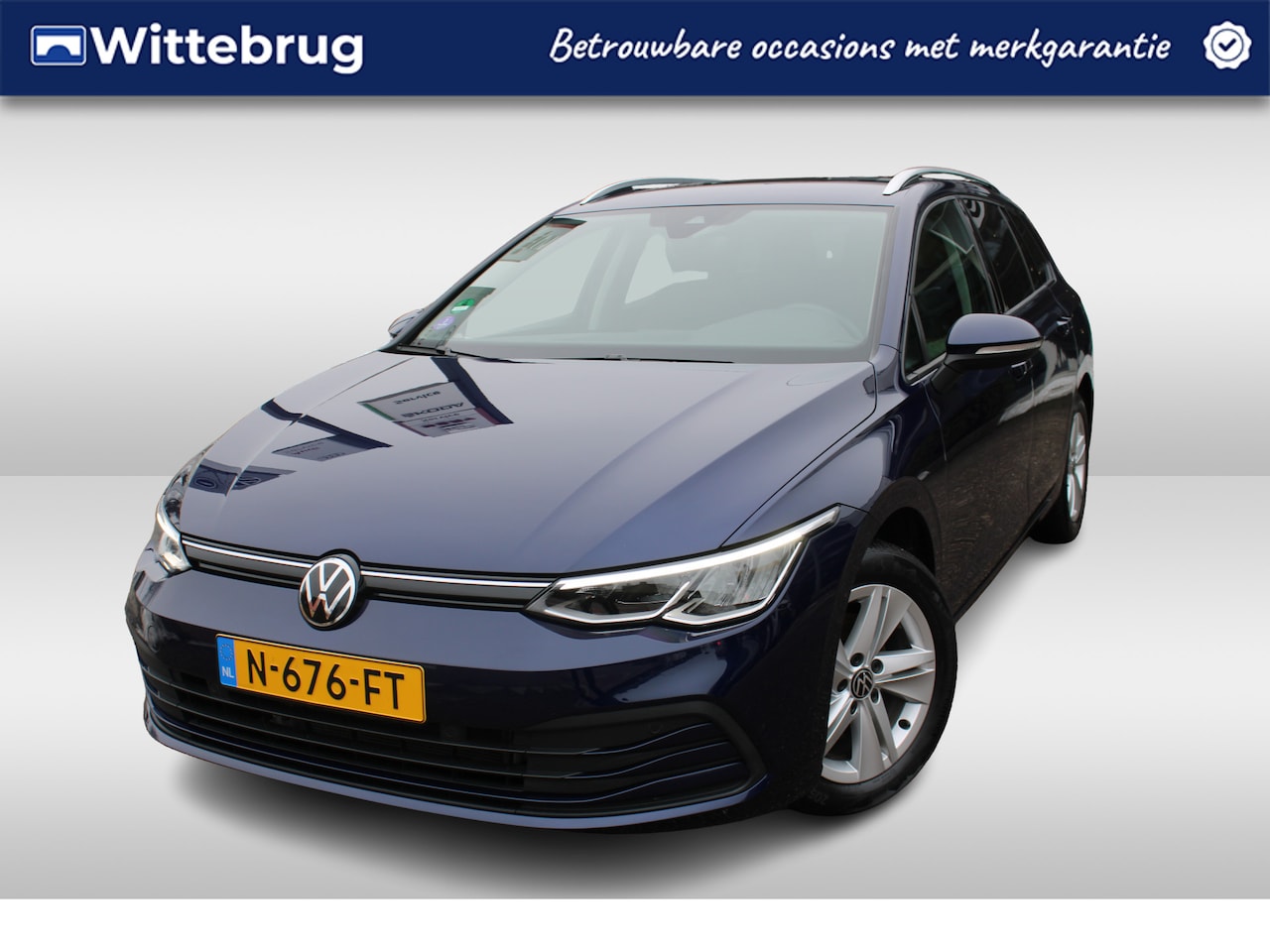 Volkswagen Golf Variant - 1.0 TSI 110pk Life / Navigatie / APP Connect / LED / LM 16 inch / Parkeersensoren / Volaut - AutoWereld.nl