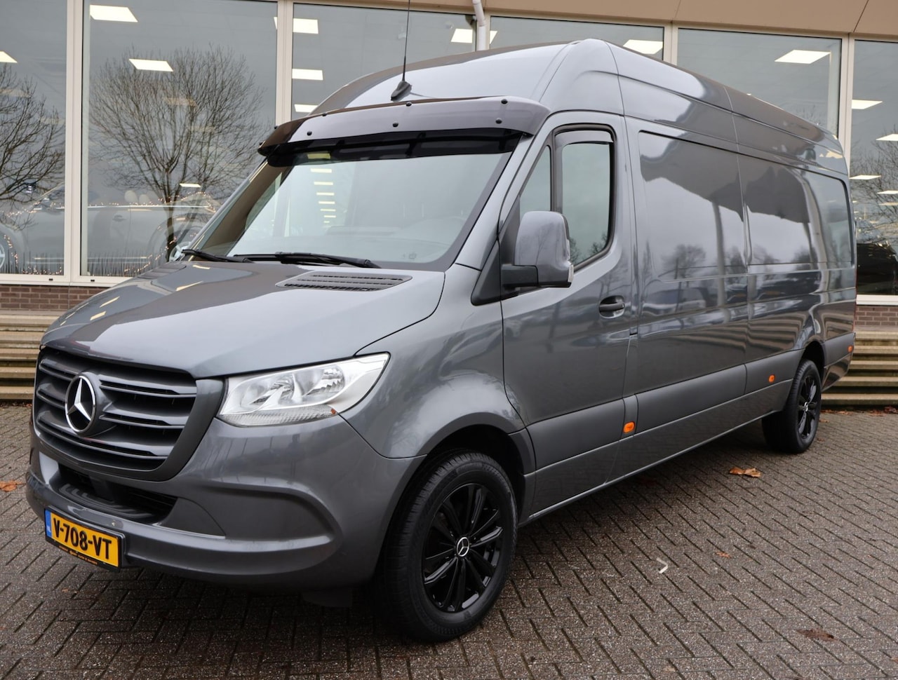 Mercedes-Benz Sprinter - 319 3.0 CDI V6 AUT. L3H2 - 3500 KG TREKHAAK | MBUX BREEDBEELD | 18 INCH LMV | CAMERA - AutoWereld.nl