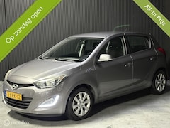 Hyundai i20 - 1.2i i-Deal - LM velgen - Multimedia - Dealer onderhoud
