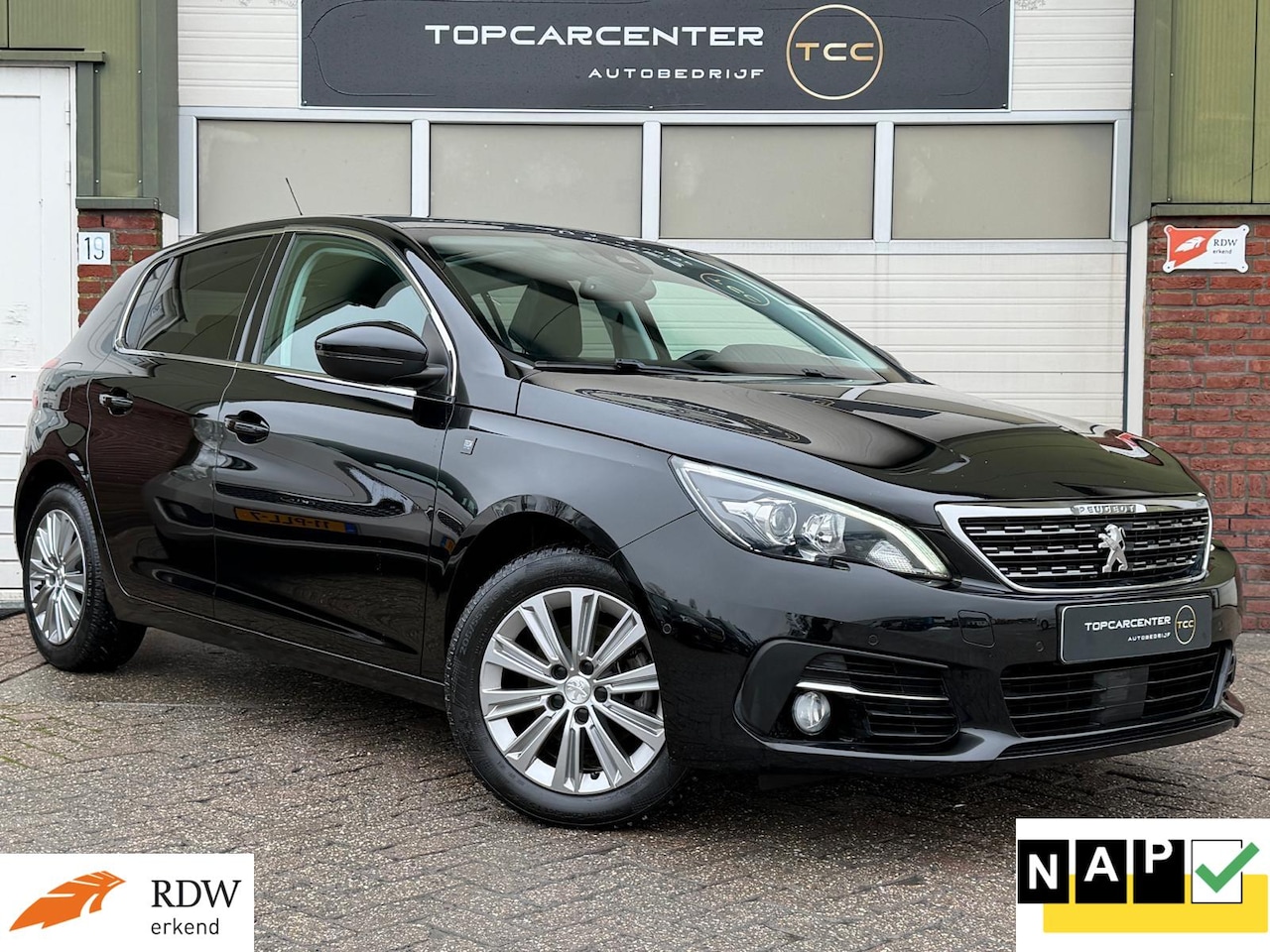 Peugeot 308 - 1.2 PureTech Tech Edition/CARPLAY/CAMERA/APK/NAP - AutoWereld.nl