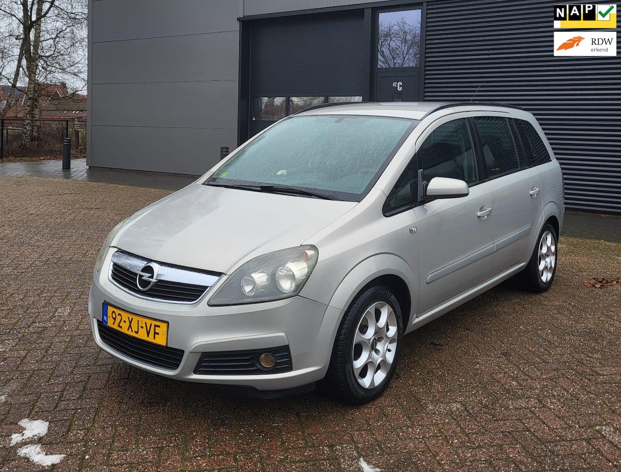Opel Zafira - 1.6, 7-P, CruisC, Carplay, Airco, Trekhaak! - AutoWereld.nl