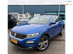 Volkswagen T-Roc - 1.0 TSI Style | Carplay | Stoelverwarming | Climate | Navi | LM Velgen | Dealer onderhoude