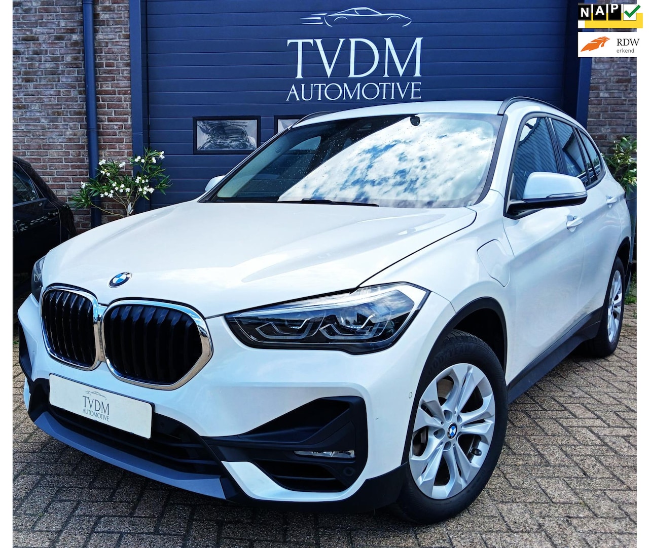 BMW X1 - XDrive25e Automaat|TREKHAAK|NAVI|CLIMATE|ELEKTR ACHTERKLEP - AutoWereld.nl