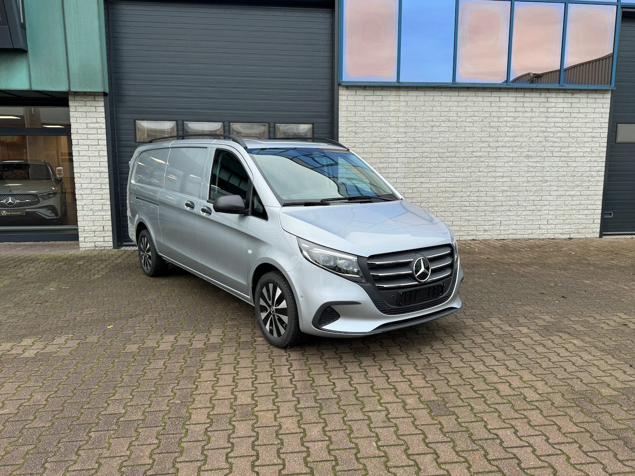 Mercedes-Benz Vito - 119 L3 Select 2x Schuifdeur Bpm vrij Multibeam Trekhaak 2.5T Stoel Stoel Deuren Leder 9G-T - AutoWereld.nl
