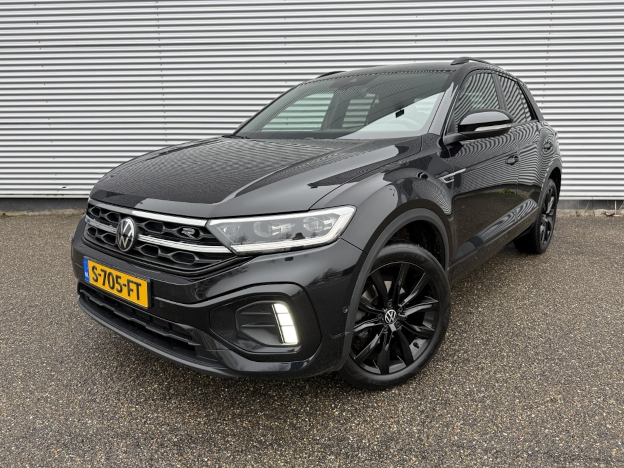 Volkswagen T-Roc - 1.5 TSI R-Line Bns NAP BTW IQ light Camera - AutoWereld.nl