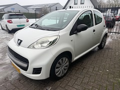 Peugeot 107 - 1.0-12V XR Wit 5-Deurs 2010 NL auto
