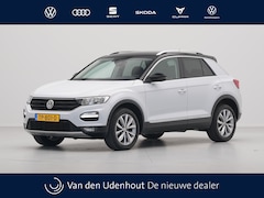 Volkswagen T-Roc - 1.0 TSI 115pk Style Navigatie Trekhaak Acc Virtual cockpit Pdc 17