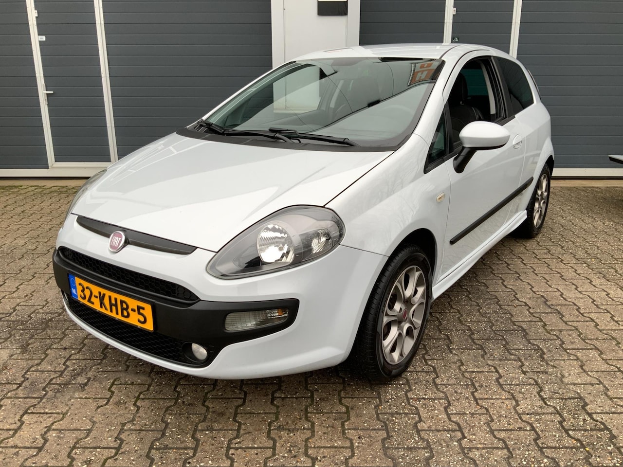 Fiat Punto Evo - 1.4 Racing Airco APK 1-2027 - AutoWereld.nl