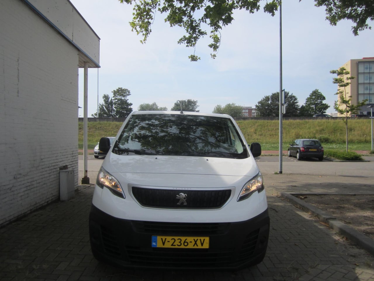Peugeot Expert - 226C 1.6 BlueHDI 115 Premium - AutoWereld.nl