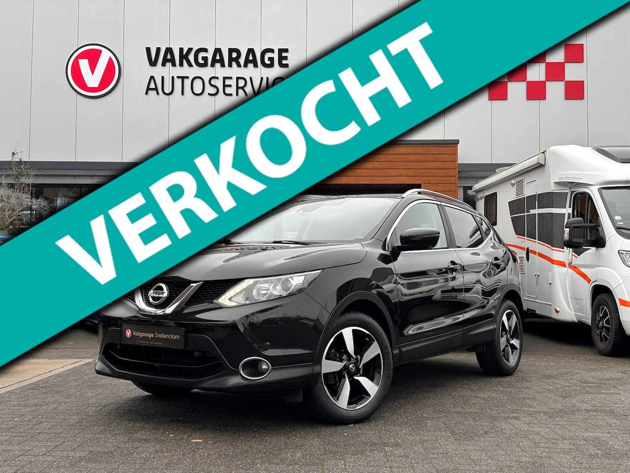 Nissan Qashqai - 1.2 N-Connecta|Trekhaak|360 Camera|Panoramadak|Getinte Ramen|Navigatie - AutoWereld.nl