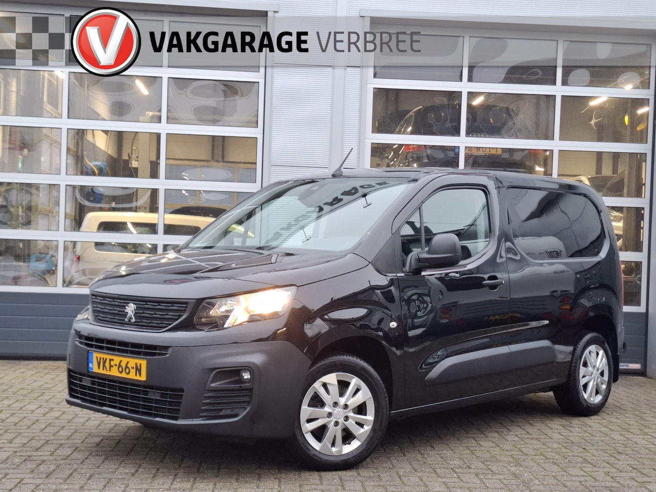 Peugeot Partner - 1.5 BlueHDI Premium 1.5 BlueHDI Premium - AutoWereld.nl