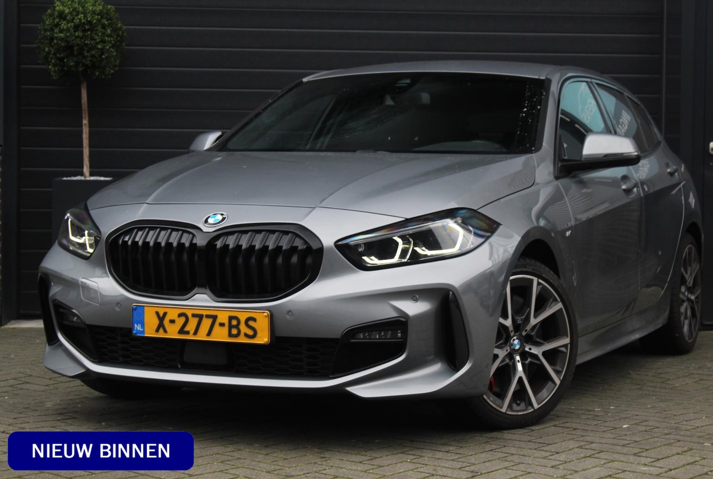 BMW 1-serie - 118i M-sport | Koplampen adaptief | Carplay | Camera|  Cruise control | Climate control - AutoWereld.nl