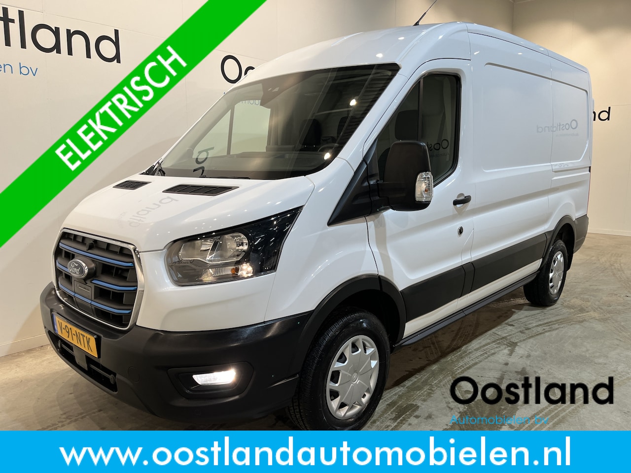 Ford E-Transit - 350 L2H2 Trend 68 kWh / 100% Elektrisch !! / Airco / Cruise Control / CarPlay / Camera / N - AutoWereld.nl