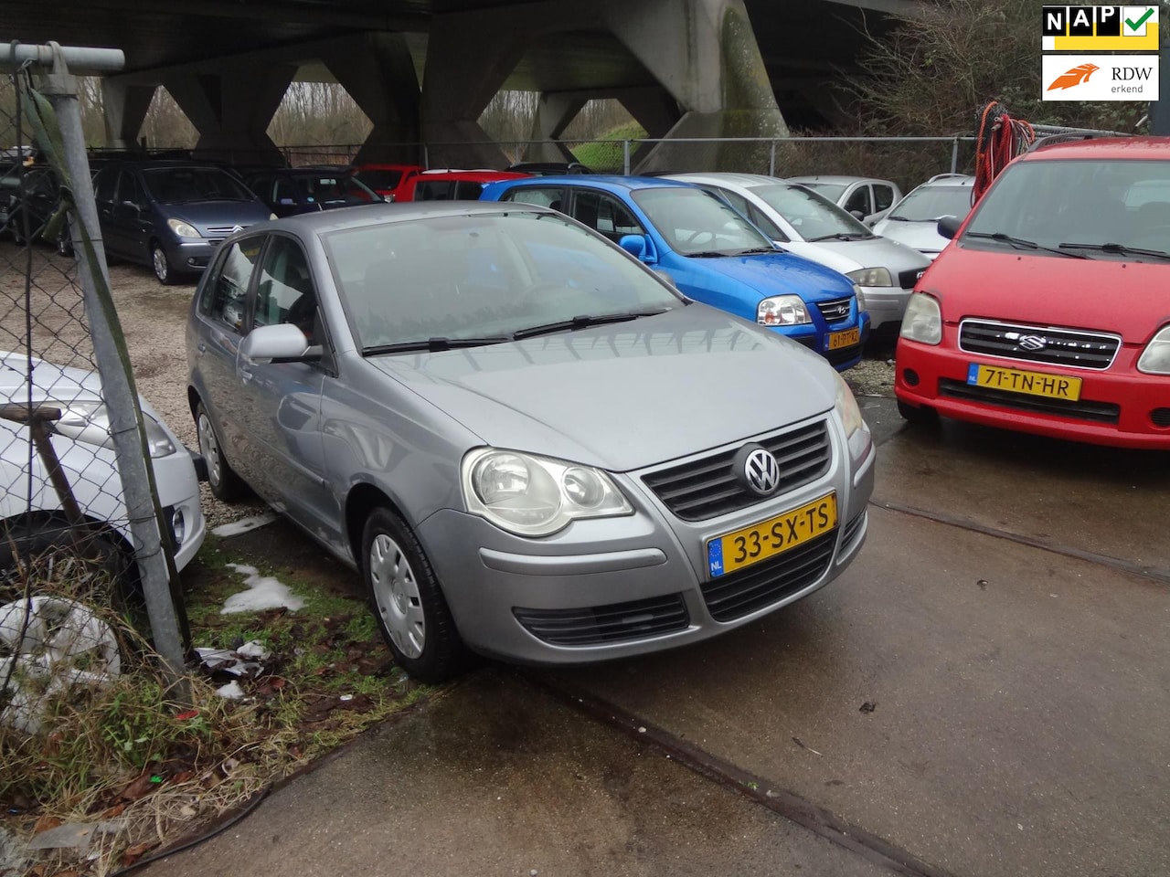 Volkswagen Polo - 1.2-12V Optive st berk 5 drs airco elek pak nap apk - AutoWereld.nl