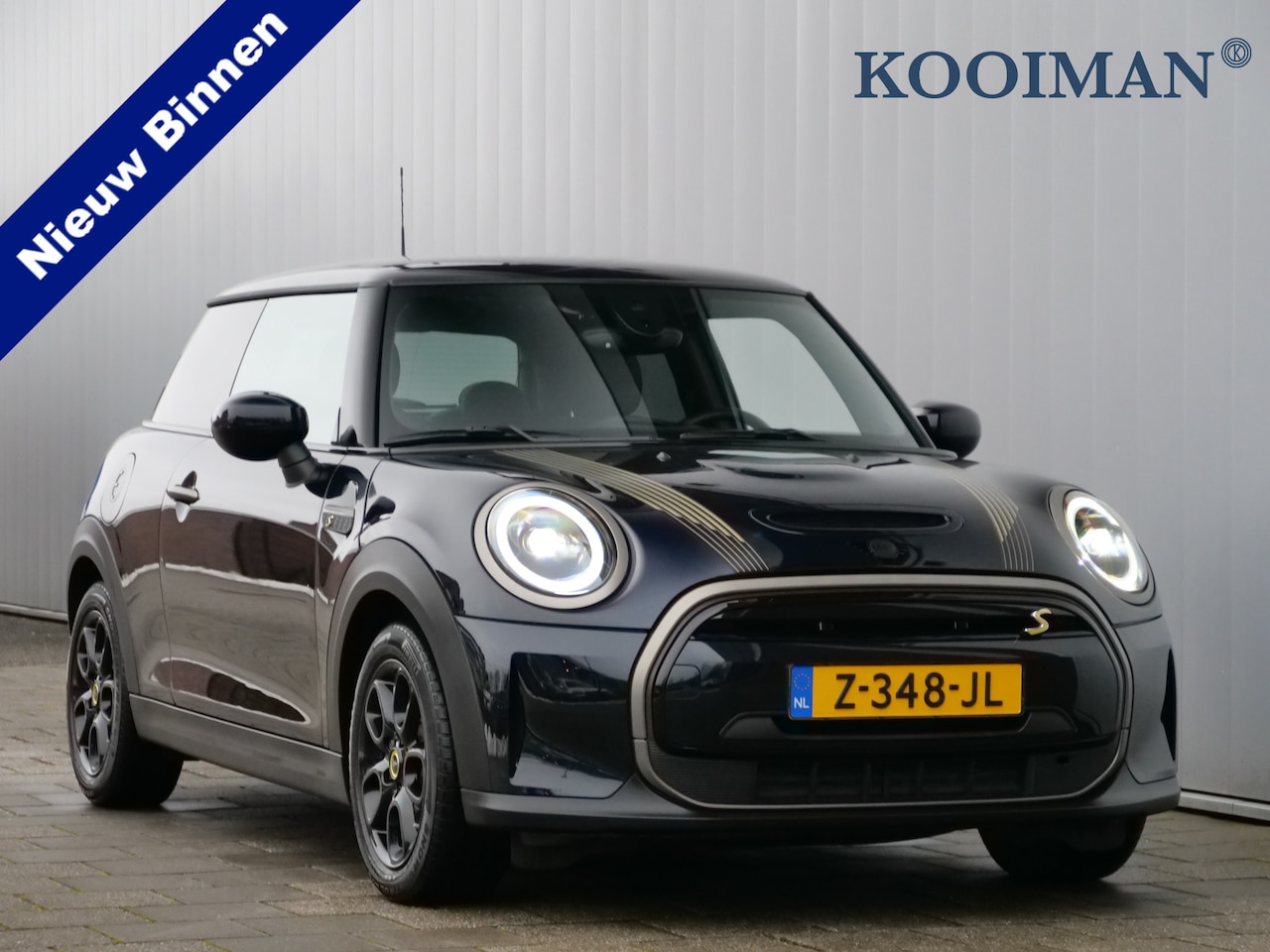 MINI Mini-Electric - Camden Plus Edition 33 kWh Automaat Leer / Camera / Keyless / Apple Carplay - AutoWereld.nl