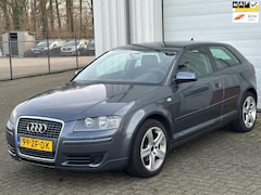 Audi A3 - 1.6 Attraction Pro Line 102pk 75kw, Climate, Cruise, Alu Velgen