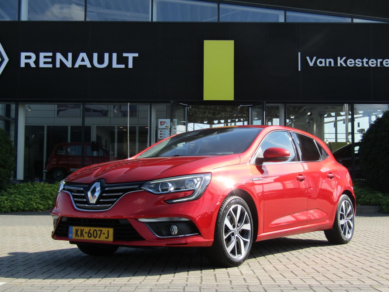 Renault Mégane - TCe 130pk Bose / Trekhaak / Navigatie / Camera / Compleet dealer O.H - AutoWereld.nl