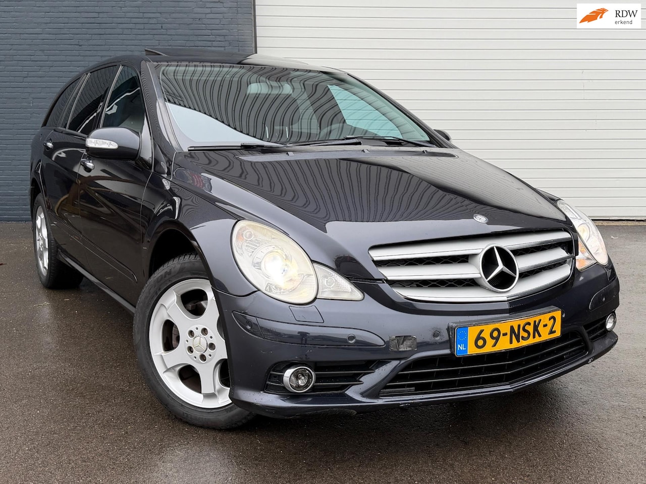 Mercedes-Benz R-klasse - 350 Lang 4-Matic 7p. PANO/6CILLINDER/LEDER/STOELVERWARMING - AutoWereld.nl