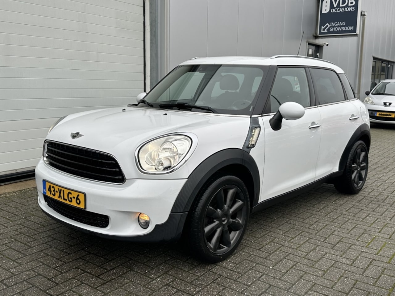 MINI Countryman - Mini 1.6 One Edition Half Leer / Navigatie /APK 01/2027/lees besch - AutoWereld.nl
