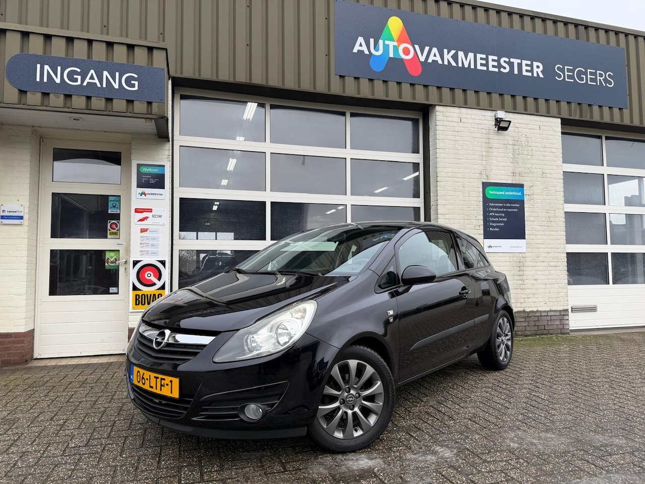 Opel Corsa - 1.2-16V '111' Edition|Cruise control|NAP|Airco| - AutoWereld.nl