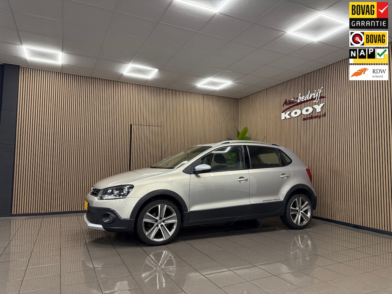 Volkswagen Polo - 1.2 TSI Cross * Automaat / Trekhaak / Cruise control / LM Velgen / NL Auto * - AutoWereld.nl