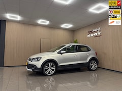Volkswagen Polo - 1.2 TSI Cross * Automaat / Trekhaak / Cruise control / LM Velgen / NL Auto