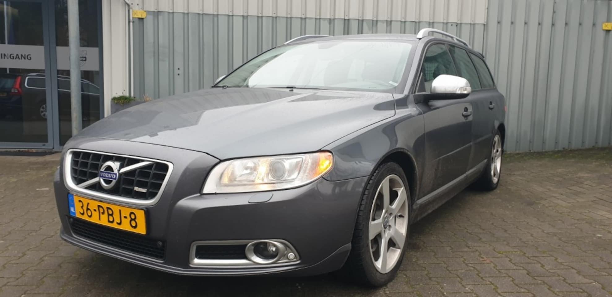 Volvo V70 - 2.0T R-EDITION  203 PK  Automaat - AutoWereld.nl