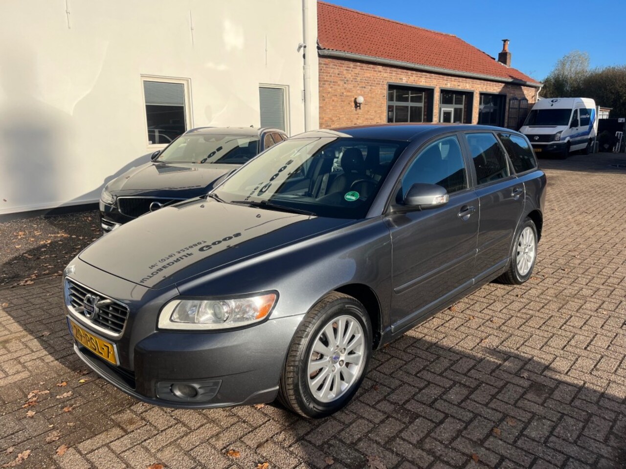 VOLVO V50
