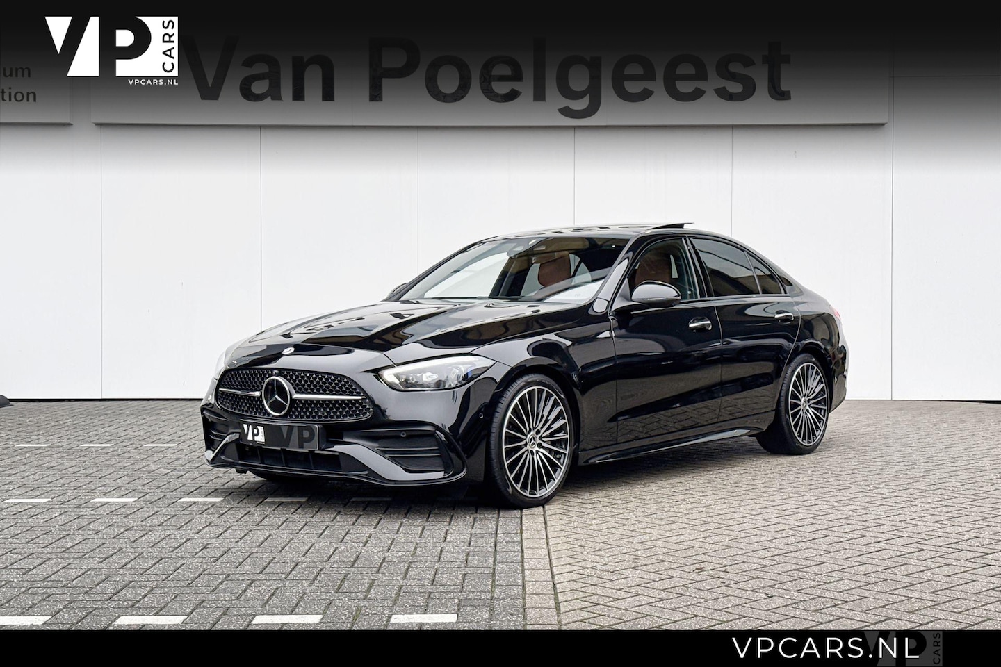 Mercedes-Benz C-klasse - 200 AMG Line Panorama dak | leder | Trekhaak | Burmester | carbon inleg | head Up display - AutoWereld.nl