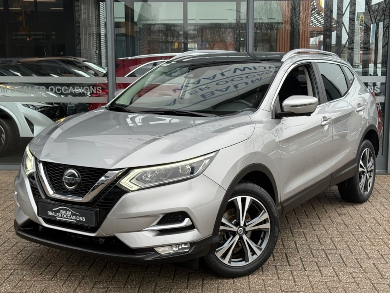 Nissan Qashqai - 1.2 DIG-T 115PK AUTOMAAT TEKNA PANORAMA NAVI PDC-CAMERA - AutoWereld.nl