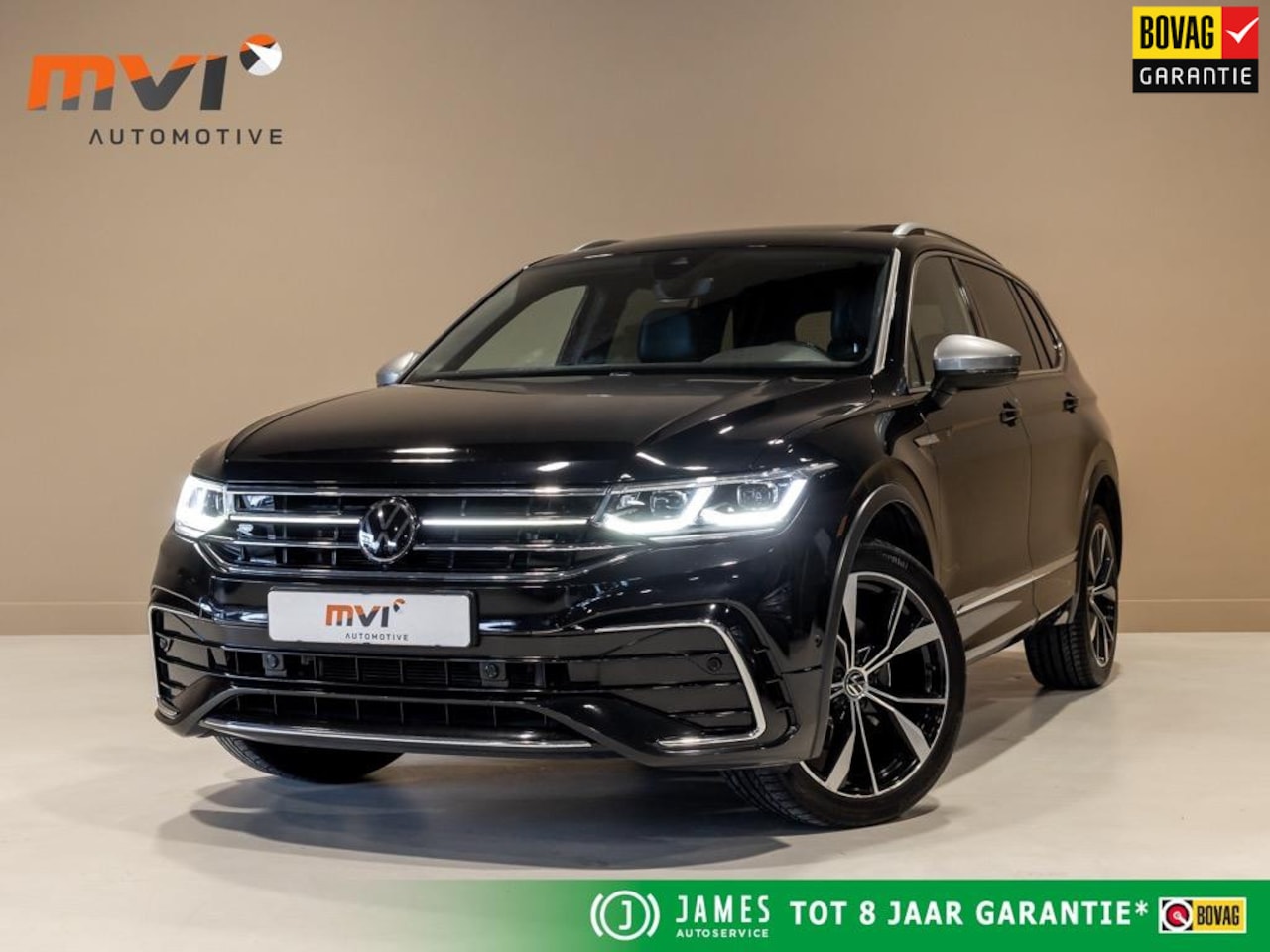 Volkswagen Tiguan Allspace - 2.0 2X R-Line / 7 pers. / 190pk / Panorama dak / Leder / Trekhaak - AutoWereld.nl