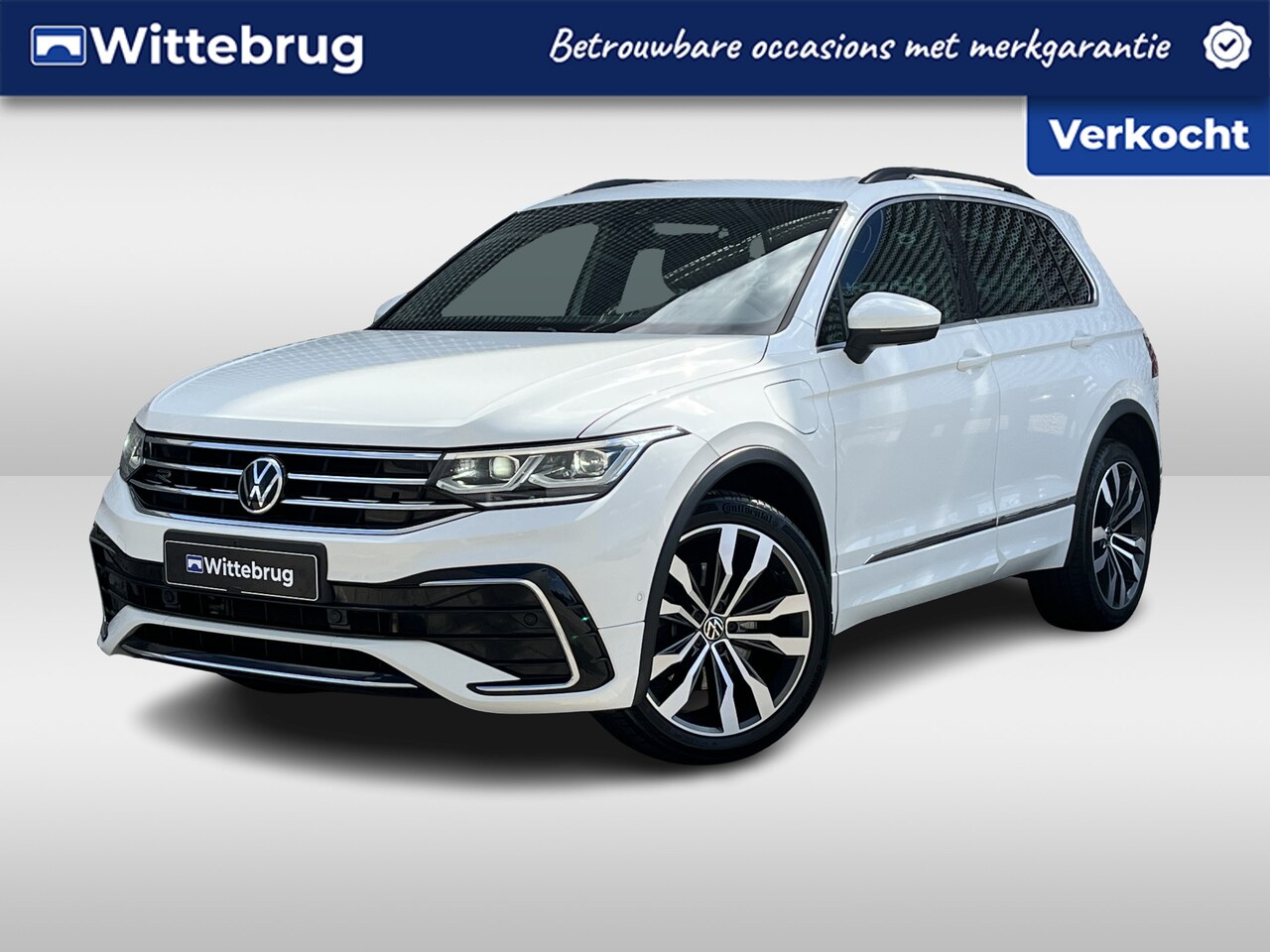 Volkswagen Tiguan - 1.4 TSI eHybrid 245PK R-Line Business+ / Panoramadak / Zwenkbare Trekhaak / R-Line Exterie - AutoWereld.nl