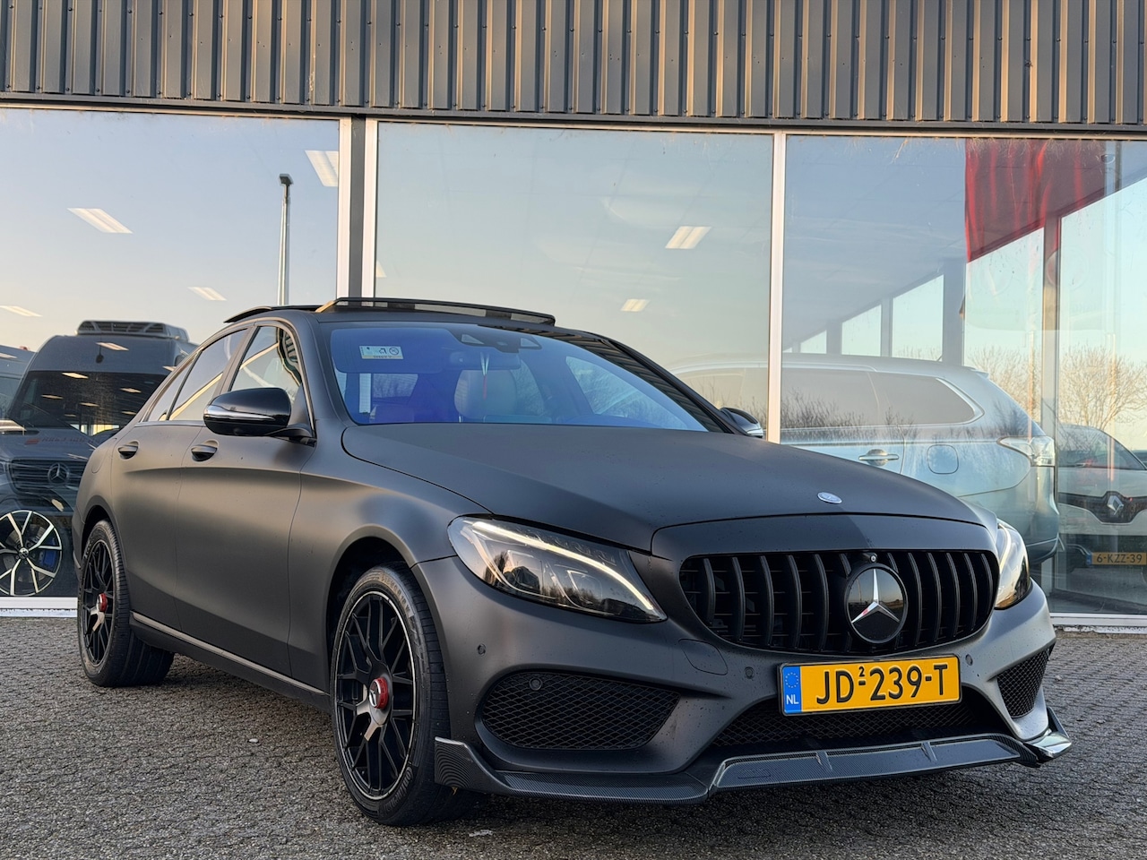 Mercedes-Benz C-klasse - 350 e AMG/PANO/AUTOMAAT/LED - AutoWereld.nl