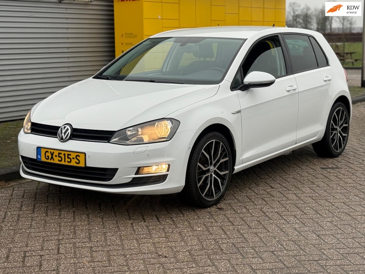 Volkswagen Golf - 1.2 TSI CUP Bj 20 Navi Pdc v+a Park-Assist - AutoWereld.nl