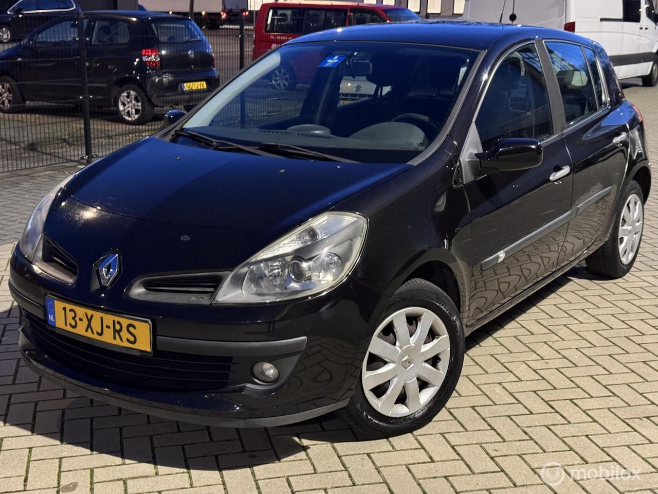 Renault Clio - 1.6-16V Schakelbak Defect! - AutoWereld.nl