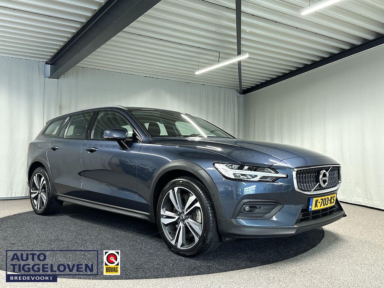 Volvo V60 Cross Country - 2.0 B5 AWD Pro Automaat | Trekhaak | Leder | Memory - AutoWereld.nl