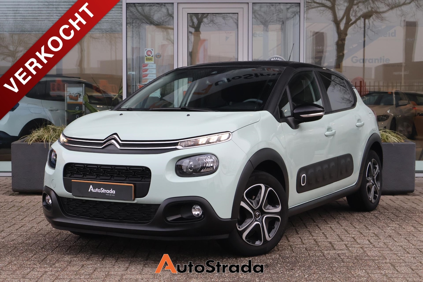 Citroën C3 - 1.2 PureTech 83pk | Cruise | Climate | Navigatie | Carplay | Sensoren | - AutoWereld.nl