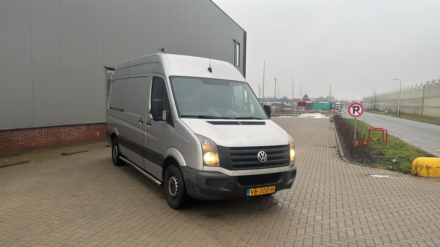 Volkswagen Crafter - 32 2.0 TDI L2H2 BM DC Lang Hoog Grijs Airco 2014 - AutoWereld.nl