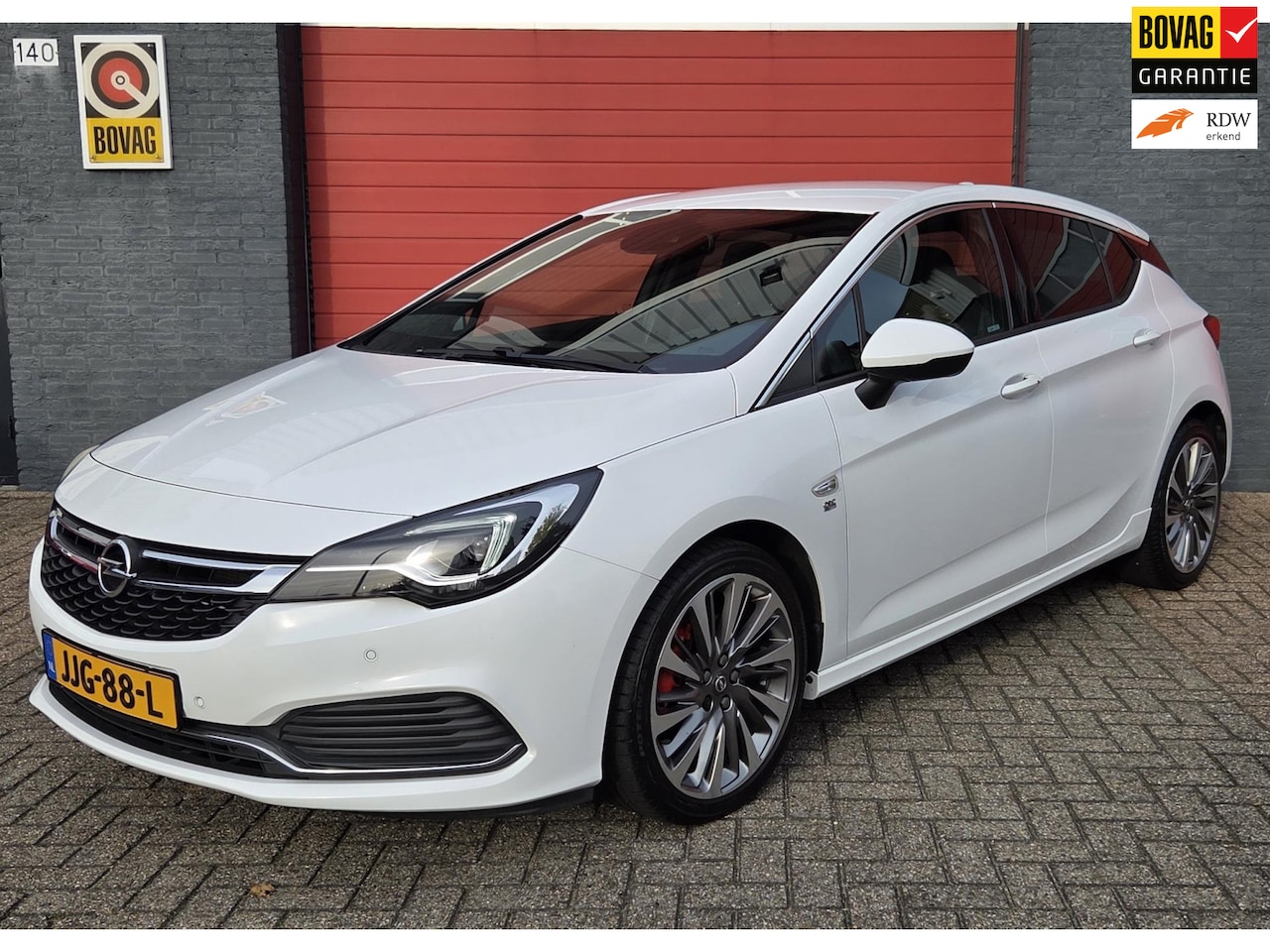 Opel Astra - 1.6 Turbo 200pk OPC-Line - AutoWereld.nl