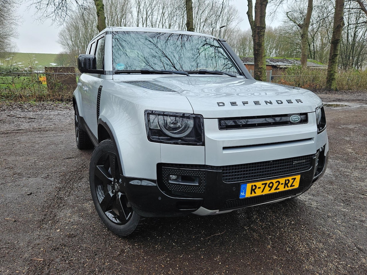 Land Rover Defender 110 - 2.0 P400e X-Dynamic HSE - AutoWereld.nl