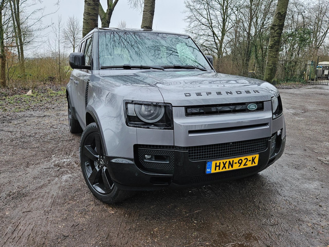 Land Rover Defender 110 - 2.0 P400e - AutoWereld.nl